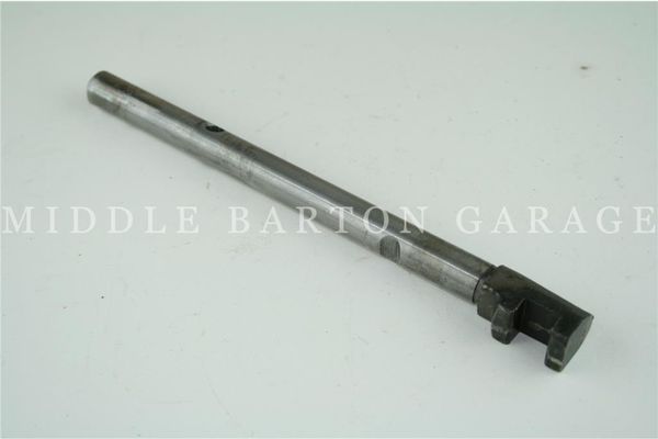 SELECTOR SHAFT REVERSE GEAR-600/600D